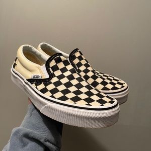 Checkered vans🖤